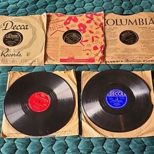 Vintage 78 RPM Vinyl Records - Columbia & Decca Labels (Set of 2)
